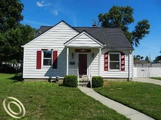 2638 Bacon Ave, Berkley, MI 48072