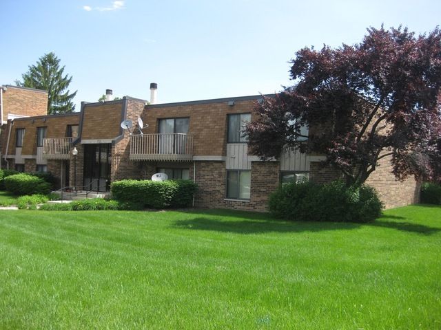 711 Tipperary Ct Apt 2d, Schaumburg, IL 60193