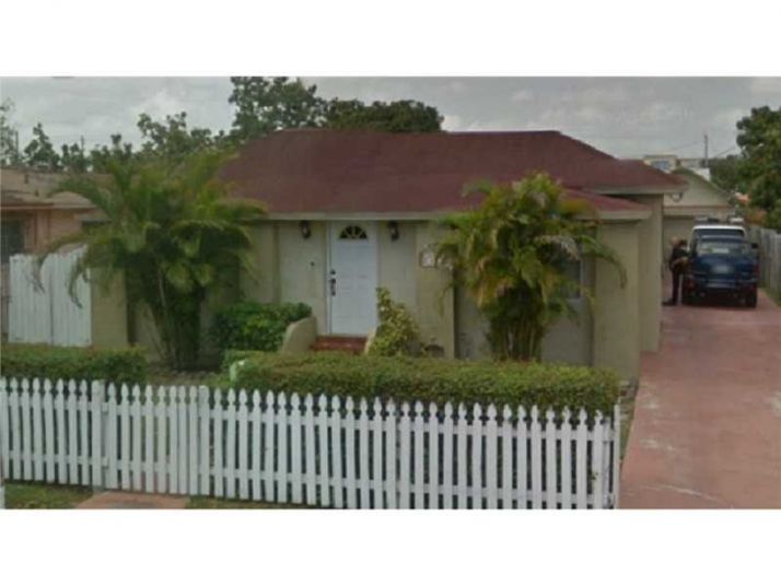 40 SW 34 AV, Miami, FL 33135