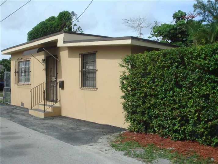 2405 NW 13 CT, Miami, FL 33142