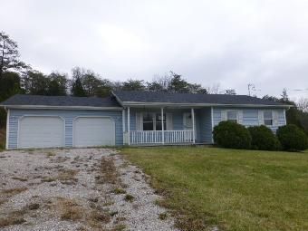 1517 Gravel Lick Branch Rd, Waco, KY 40385