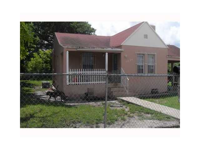 1284 NW 52 ST, Miami, FL 33142