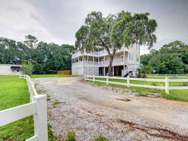 18725 Pine Acres Rd, Gulf Shores, AL 36542