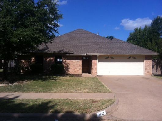 1639 E Pleasant Dr, Midlothian, TX 76065