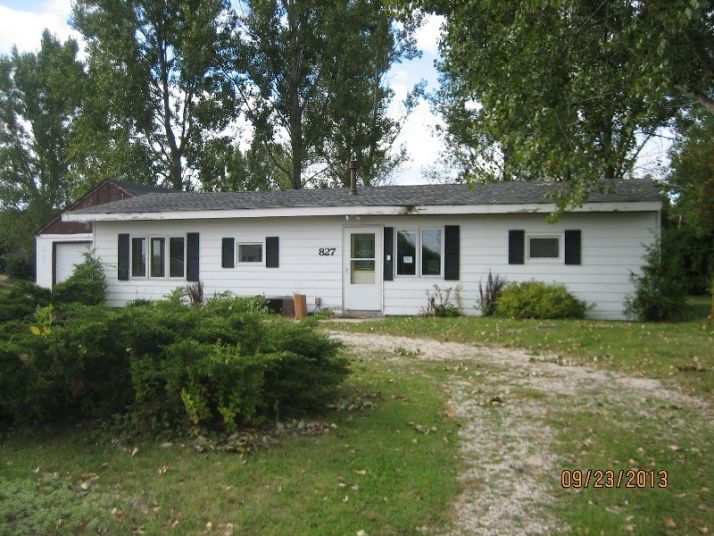 827 Weeden Creek Rd, Sheboygan, WI 53081