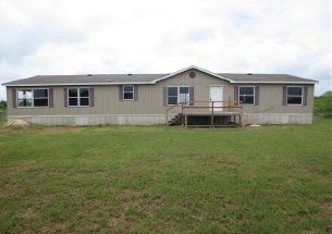 825 Saint Johns Rd, Dale, TX 78616