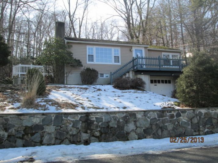 43 Birch Pkwy, Sparta, NJ 07871