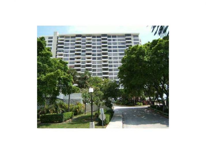 2750 THREE ISLANDS BL # 1612, Hallandale, FL 33009