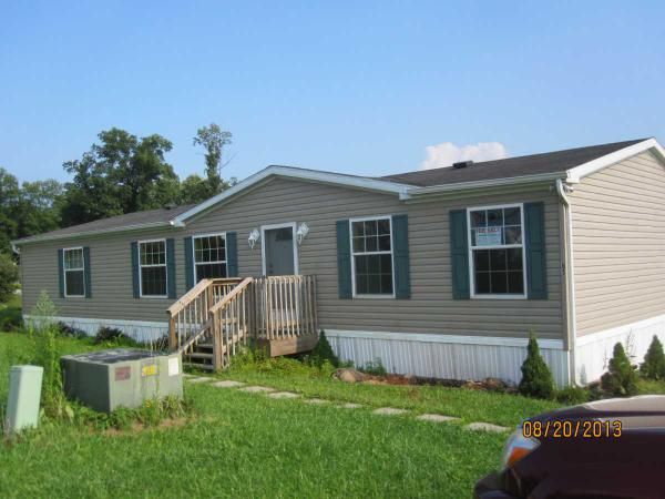 85 Six Point Ct, Honey Brook, PA 19344