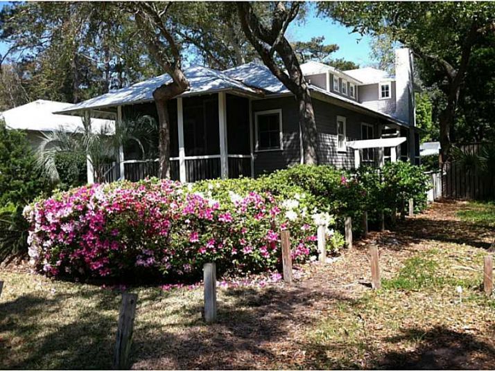 610 Brown Dr, Saint Simons Island, GA 31522