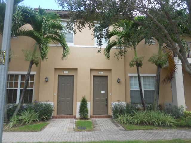 521 Sw 147th Ave, Hollywood, FL 33027