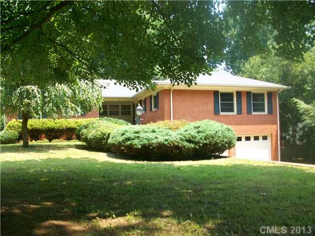 611 Yadkin St, Albemarle, NC 28001