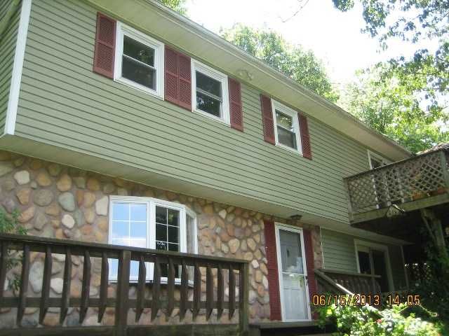 80 E Shore Dr, Vernon, NJ 07462