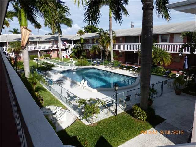 160 NE 8TH AV # 14B, Hallandale, FL 33009