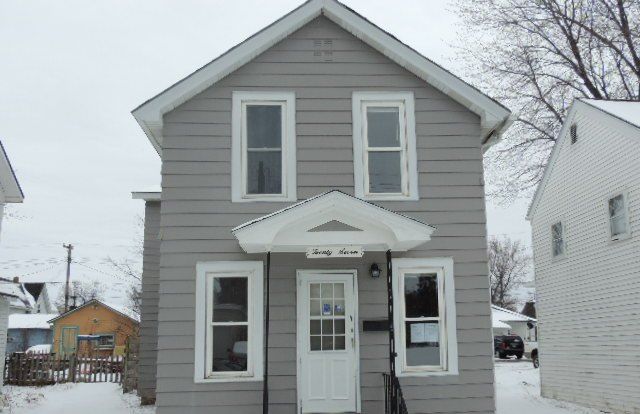 27 Pond St, Chippewa Falls, WI 54729