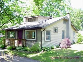 4816 Mohawk Ave, Clarkston, MI 48348