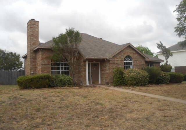 632 Rawlins Dr, Lancaster, TX 75146