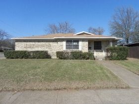 8605 Jennie Lee Ln, Dallas, TX 75227