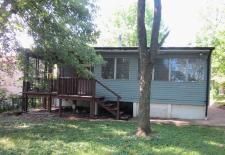 421 Caithness Rd, Saint Louis, MO 63137