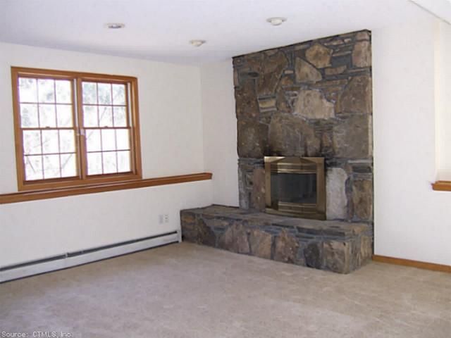 4 Conrad Ct, Gales Ferry, CT 06335