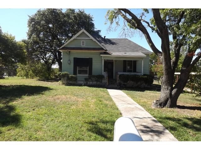 216 Marquette Ave, Azle, TX 76020