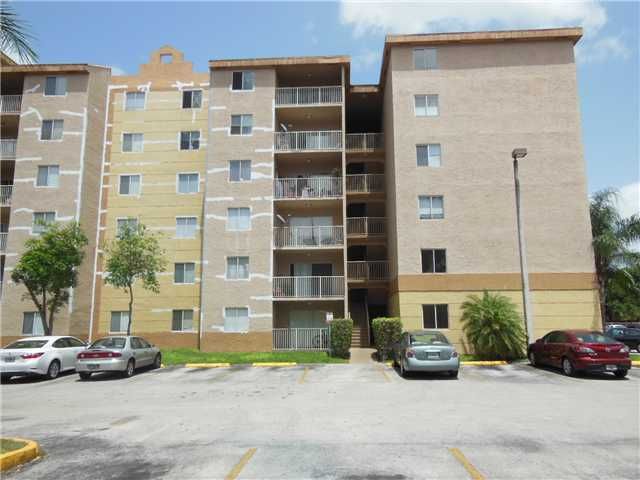 15221 Sw 80th St Apt 114, Miami, FL 33193