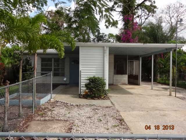 5829 Banana Rd, West Palm Beach, FL 33413