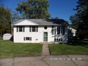 7741 Whitcomb St, Merrillville, IN 46410