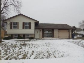 479 Greensprings Dr, Whiteland, IN 46184