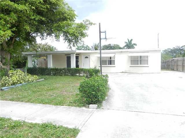 2392 Rue Rd, West Palm Beach, FL 33415