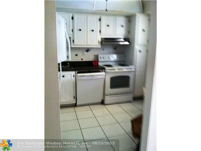 5535 N Lakewood Cir N # 325, Pompano Beach, FL 33063