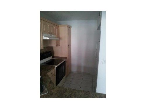 2550 67 PL # 13-32, Hialeah, FL 33016