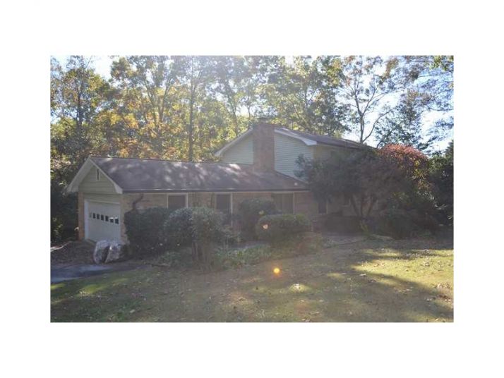 3833 Corinth Drive, Gainesville, GA 30506