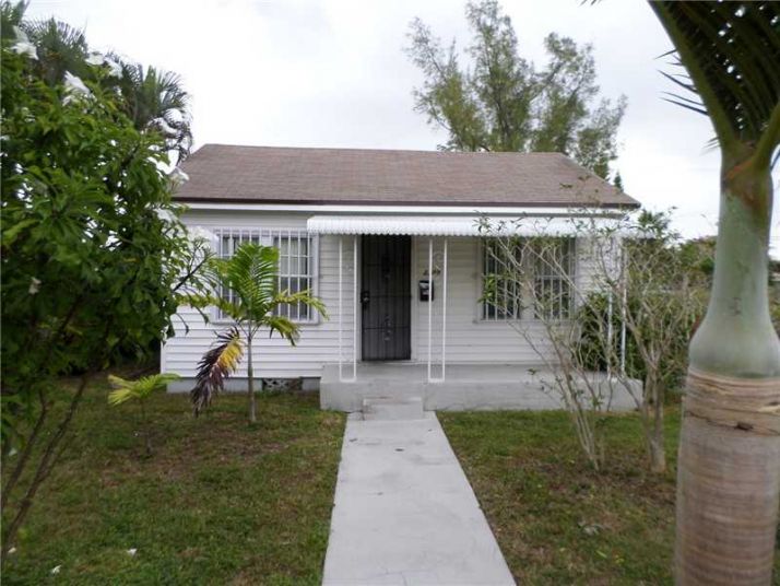 2307 CLEVELAND ST, Hollywood, FL 33020