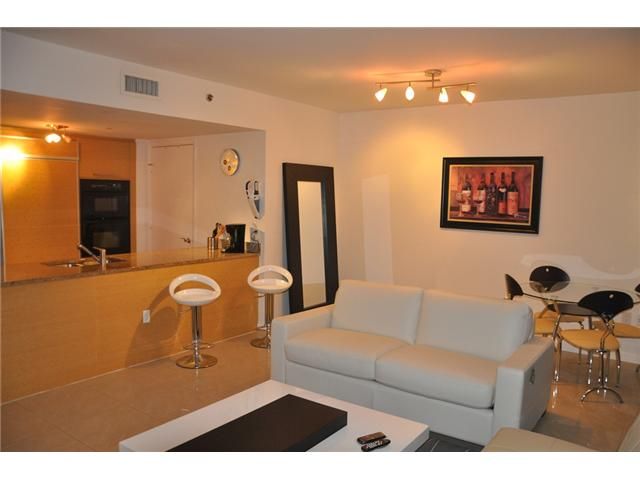 1830 OCEAN DR # 2707, Hallandale, FL 33009