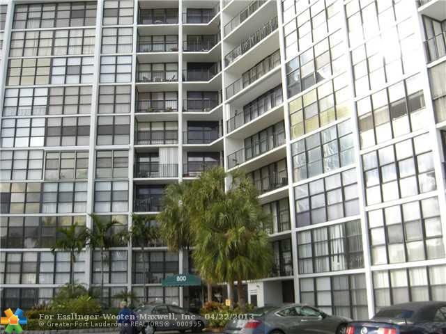 800 PARKVIEW DR # 409, Hallandale, FL 33009