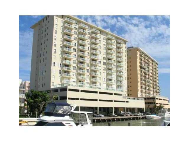 437 GOLDEN ISLES DR # 8J, Hallandale, FL 33009