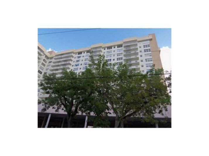 137 GOLDEN ISLES DR # 308, Hallandale, FL 33009