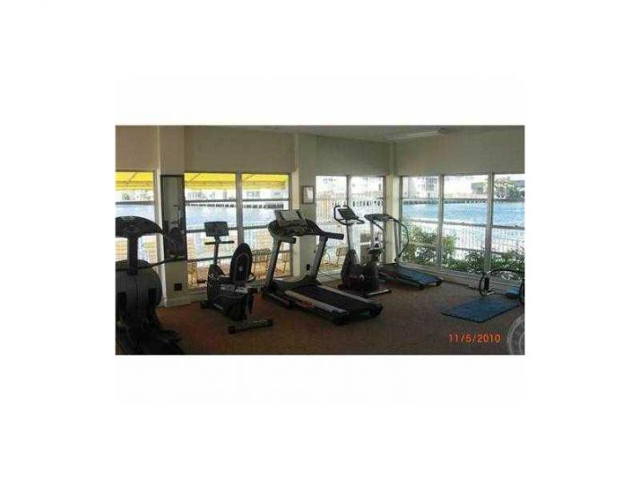 1833 S OCEAN DR # 612, Hallandale, FL 33009