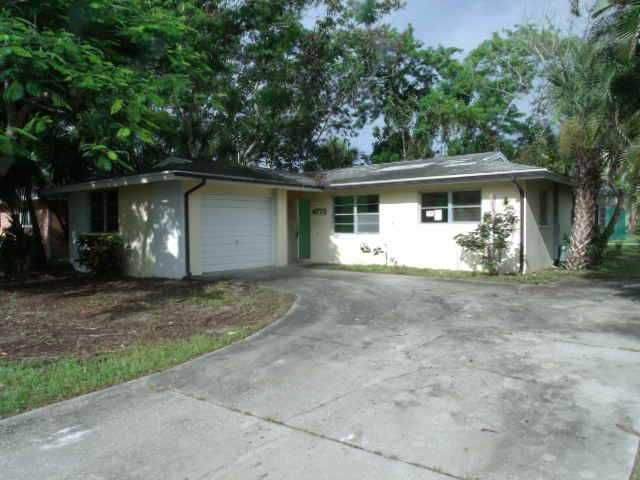 4772 West Dr, Fort Myers, FL 33907