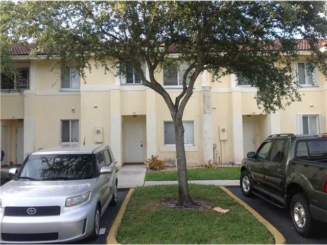 135 HIDDEN COURT RD # 18-E, Hollywood, FL 33023