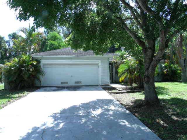 18589 Oriole Rd, Fort Myers, FL 33967