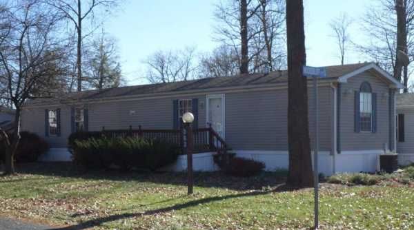 302 WOODSBLUFF CT. SOUTH, Bath, PA 18014