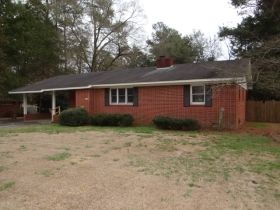 221 W Franklin St, Zebulon, NC 27597