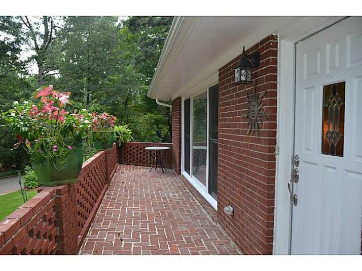 2279 Parkview Circle, Atlanta, GA 30337