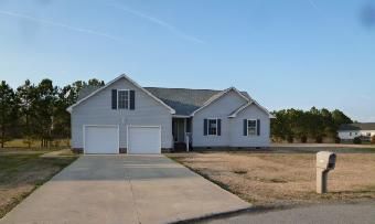 106 Academy Ct, Elizabeth City, NC 27909