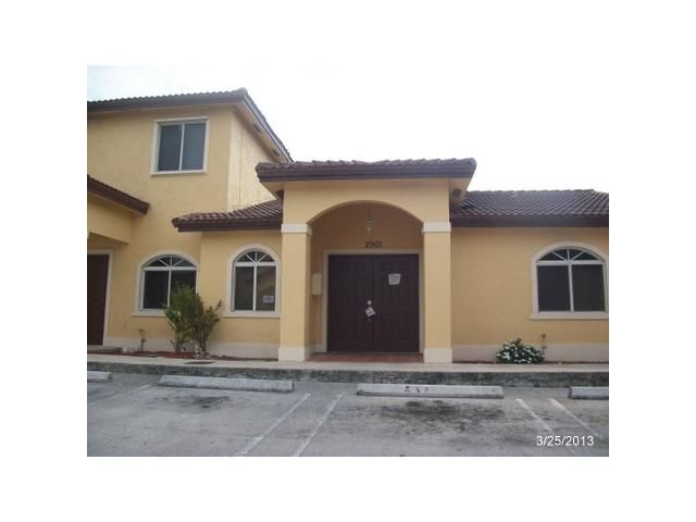 18857 NW 85 CT # 2901, Hialeah, FL 33015