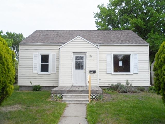 2106 12th St, Port Huron, MI 48060