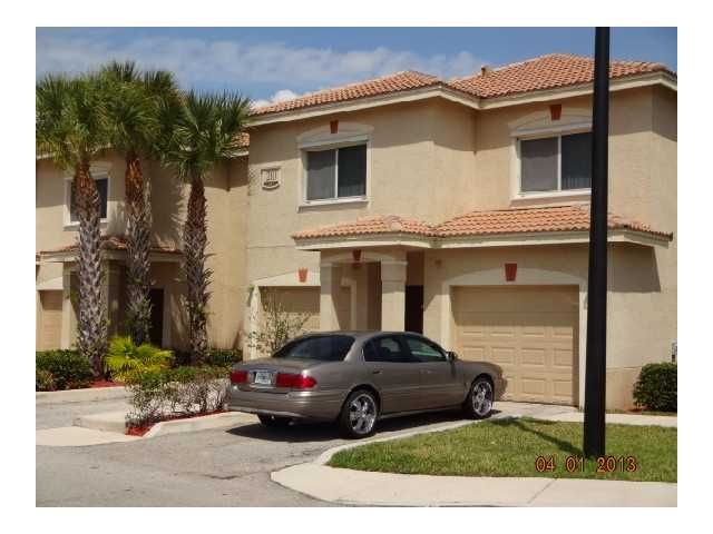 210 Crestwood Cir Apt 208, West Palm Beach, FL 33411