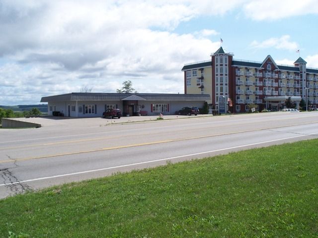 1691 Us 131 Hwy, Petoskey, MI 49770